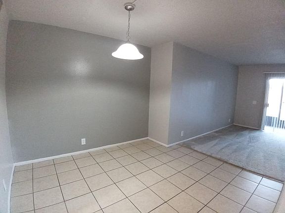 4th image of 104 Woodlake Dr