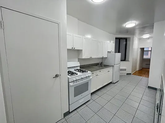 Rented by Building Equity Real Estate LLC | media 11