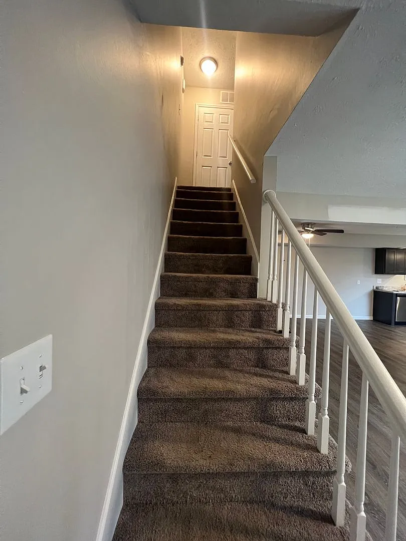 Building Photo - 409 Darby Creek Rd #Z1