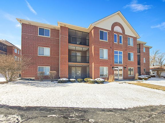 2nd image of 6970 Heritage Cir #5-2A