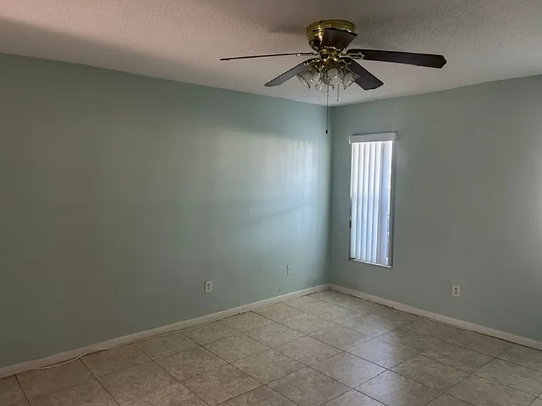 1207 Dinner Bell Ln E — Photo 28