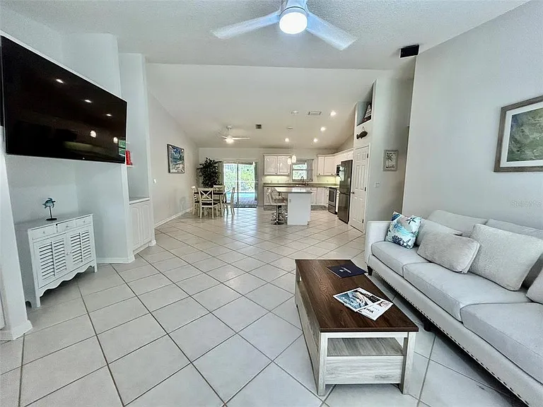142 Solana St — Photo 3