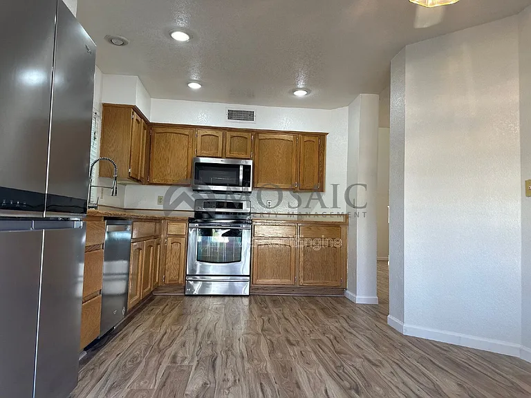 3933 W Rene Dr — Photo 3