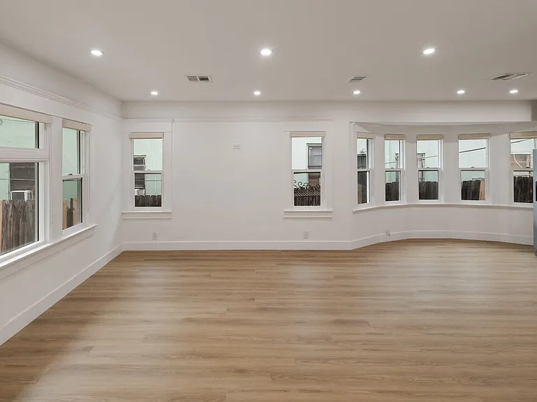 5729 Carlton Way #3/4 — Photo 4