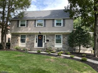200 Wychwood Rd, Westfield Town, NJ 07090