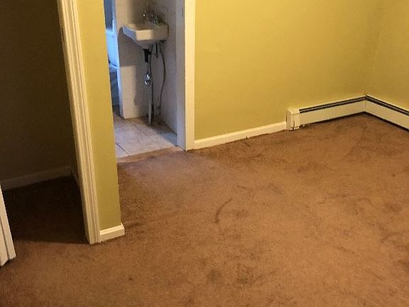 3rd image of 395 Waterman Ave APT 1