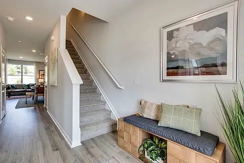 4th image of 187 Mackenzie Way