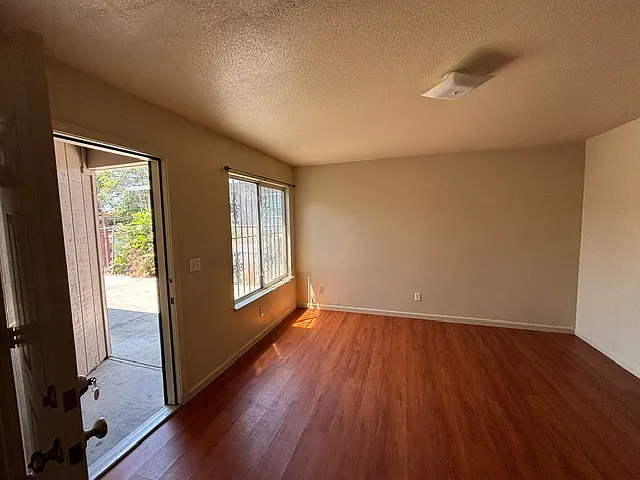 2 bed, $1,900 — Photo 3