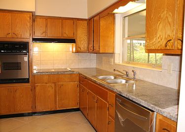 2nd image of 912 Leona Dr