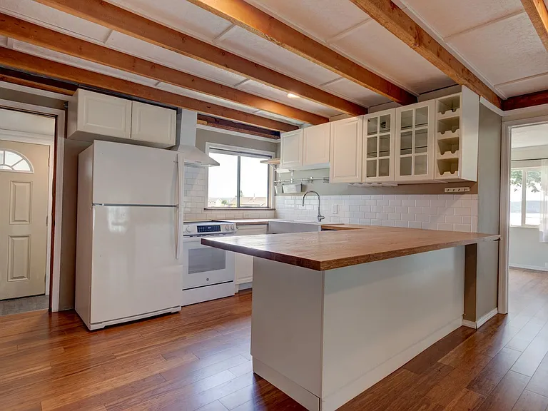 774 Power Rd — Photo 2