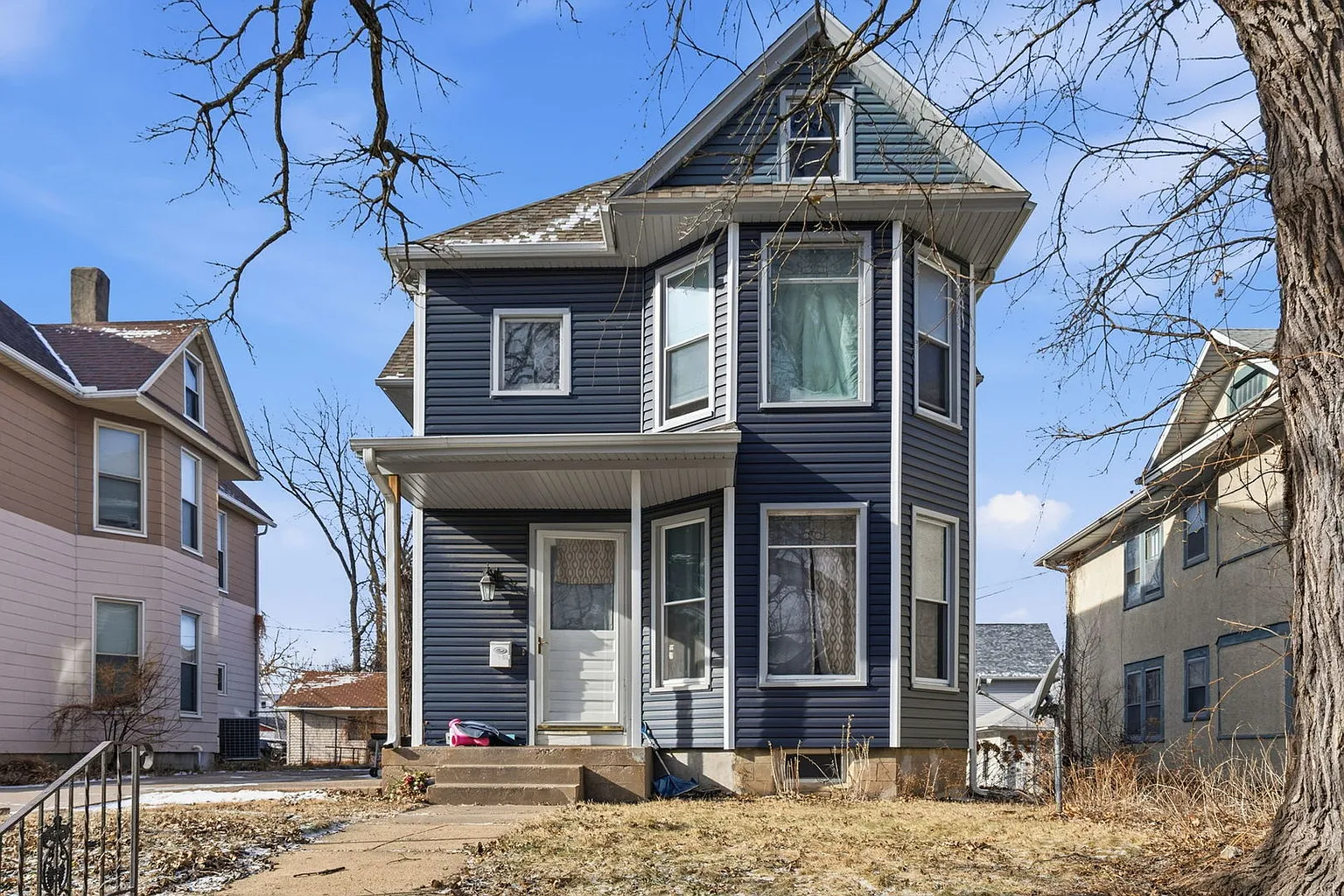 1422 Arlington Ave photo 1