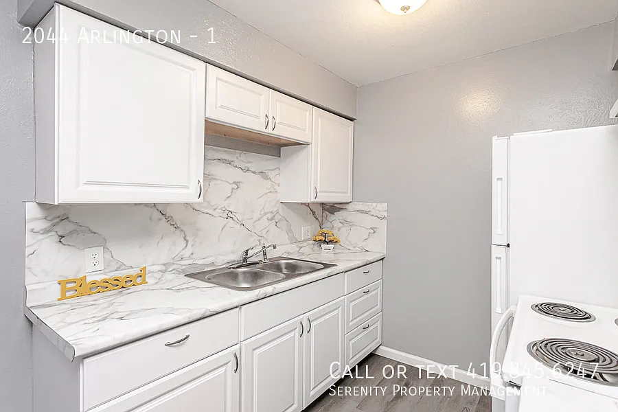 Stay Cool This Summer Garden-Level 2BR w/ Heat & Water Included — Photo 4