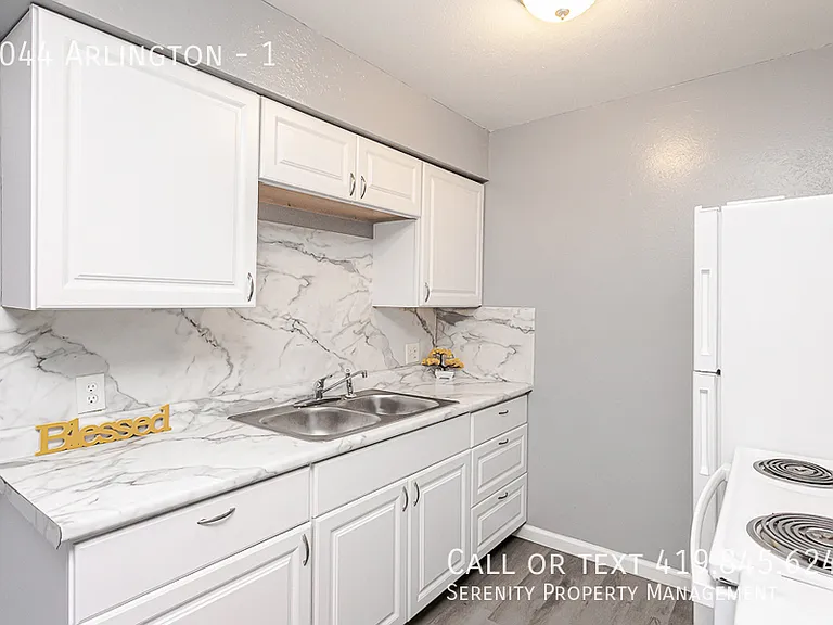 2044 Arlington Ave #1 — Photo 4
