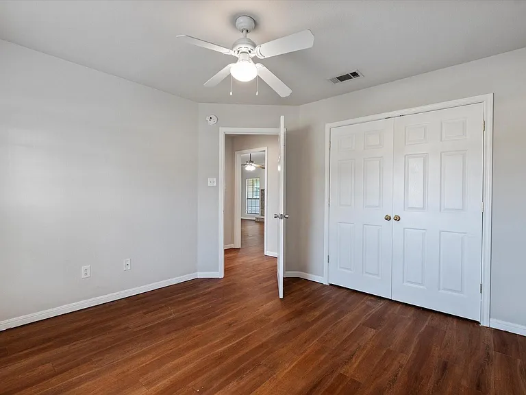 6104 Alexus Dr — Photo 23