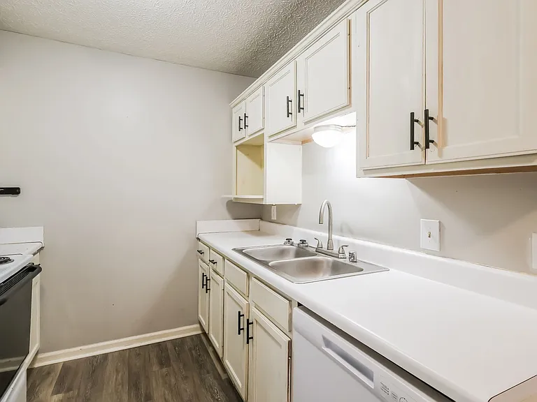 River Valley Apartments — Photo 39