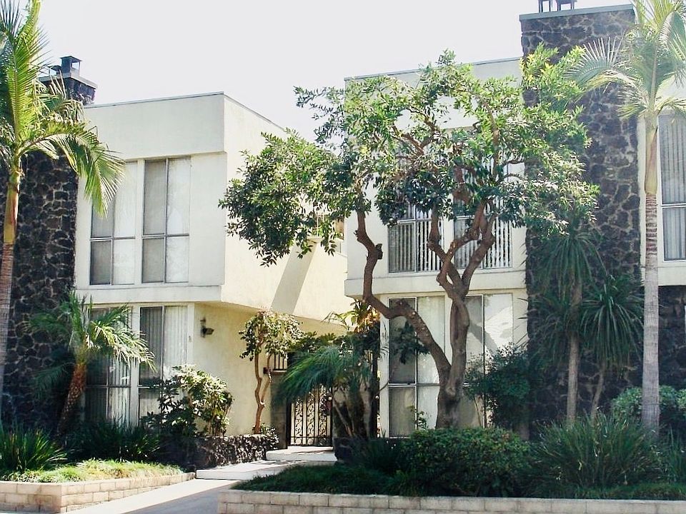 1st image of 2714 W Clark Ave #D-15