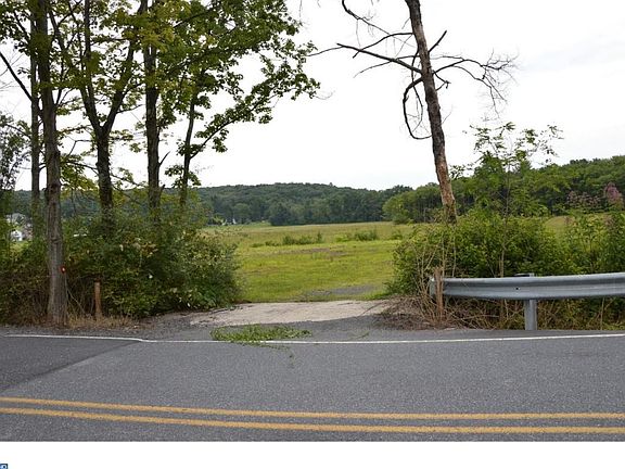 5th image of 471 Lake Front Dr