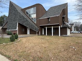 2914 S Mendenhall Rd, Memphis, TN 38115