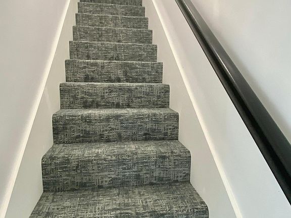 3bed & 2bath two story unit