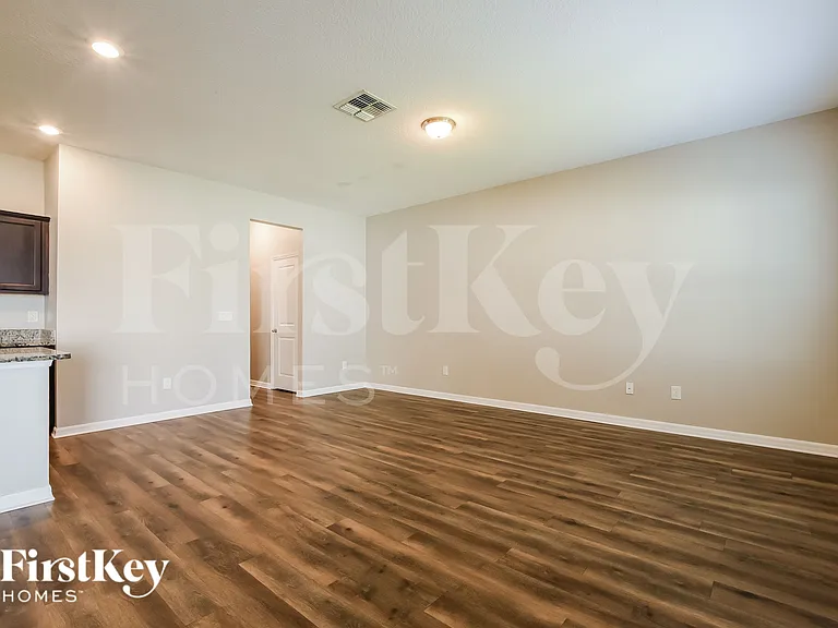 3941 Saltmarsh Loop — Photo 2