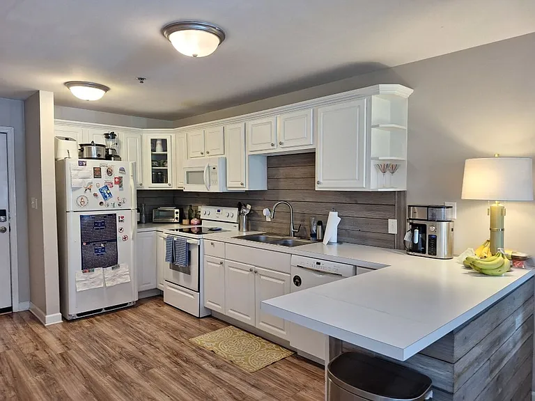 1636 Queen Anne Way — Photo 10