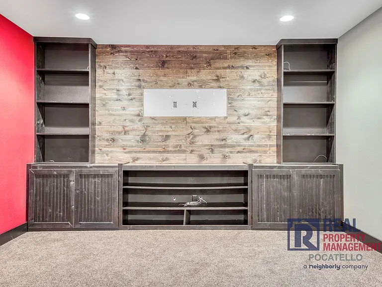 5215 Kymball Dr — Photo 30