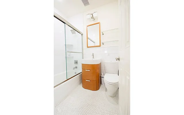 Rented by Douglas Elliman | media 62