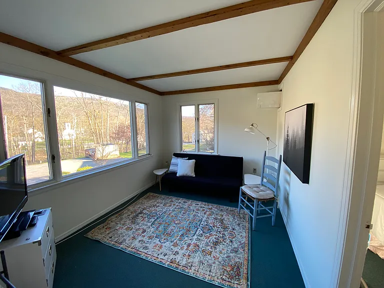 19 Wilson Way E — Photo 2
