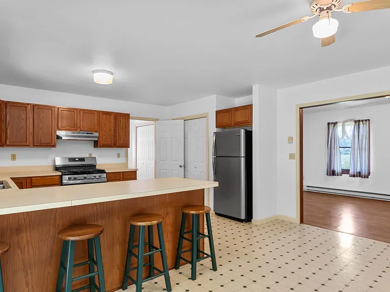 22446 Marsh Creek Rd — Photo 3