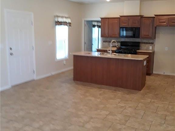 3rd image of 1173 E Birch Dr