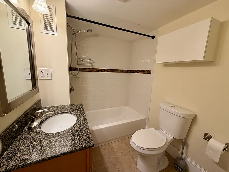 201 College Ave #1 — Photo 11