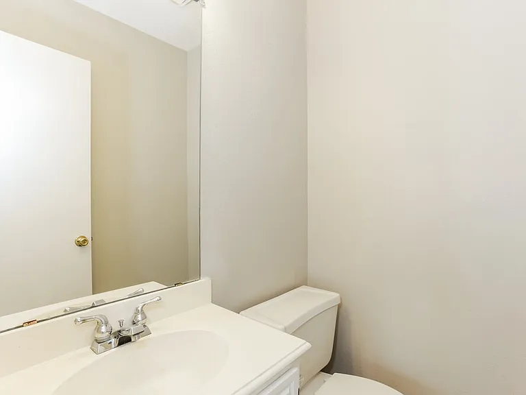 1211 Old Knoll Dr — Photo 13