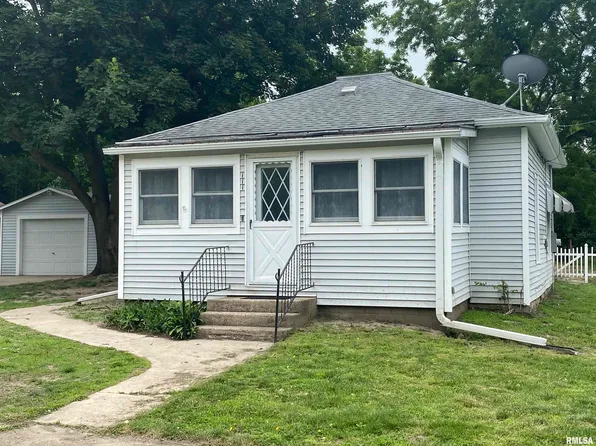 111 E Piper St, Bluffs, IL 62621