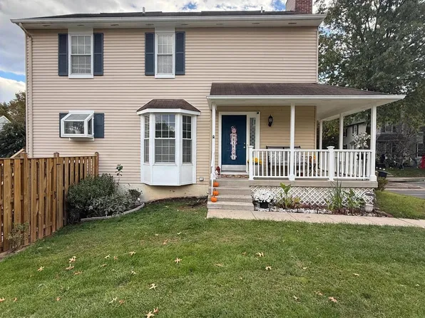 13678 Water Springs Ct, Centreville, VA 20121