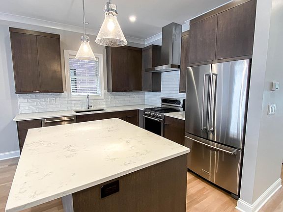 2nd image of 3347 N Kenmore Ave #1KR