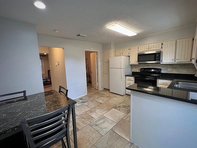 1353 S 11th St #C16 — Photo 7