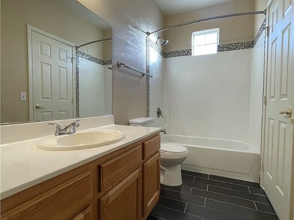 5th image of 1705 Hills Of Red Dr Unit 201