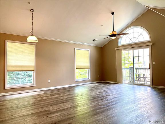 3rd image of 28527 Carlton Way Dr #1