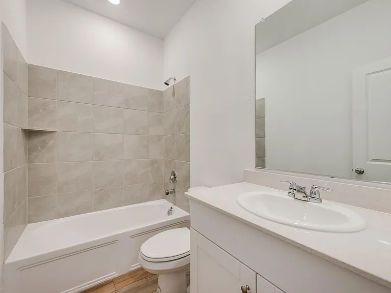917 Dustwood Dr — Photo 16