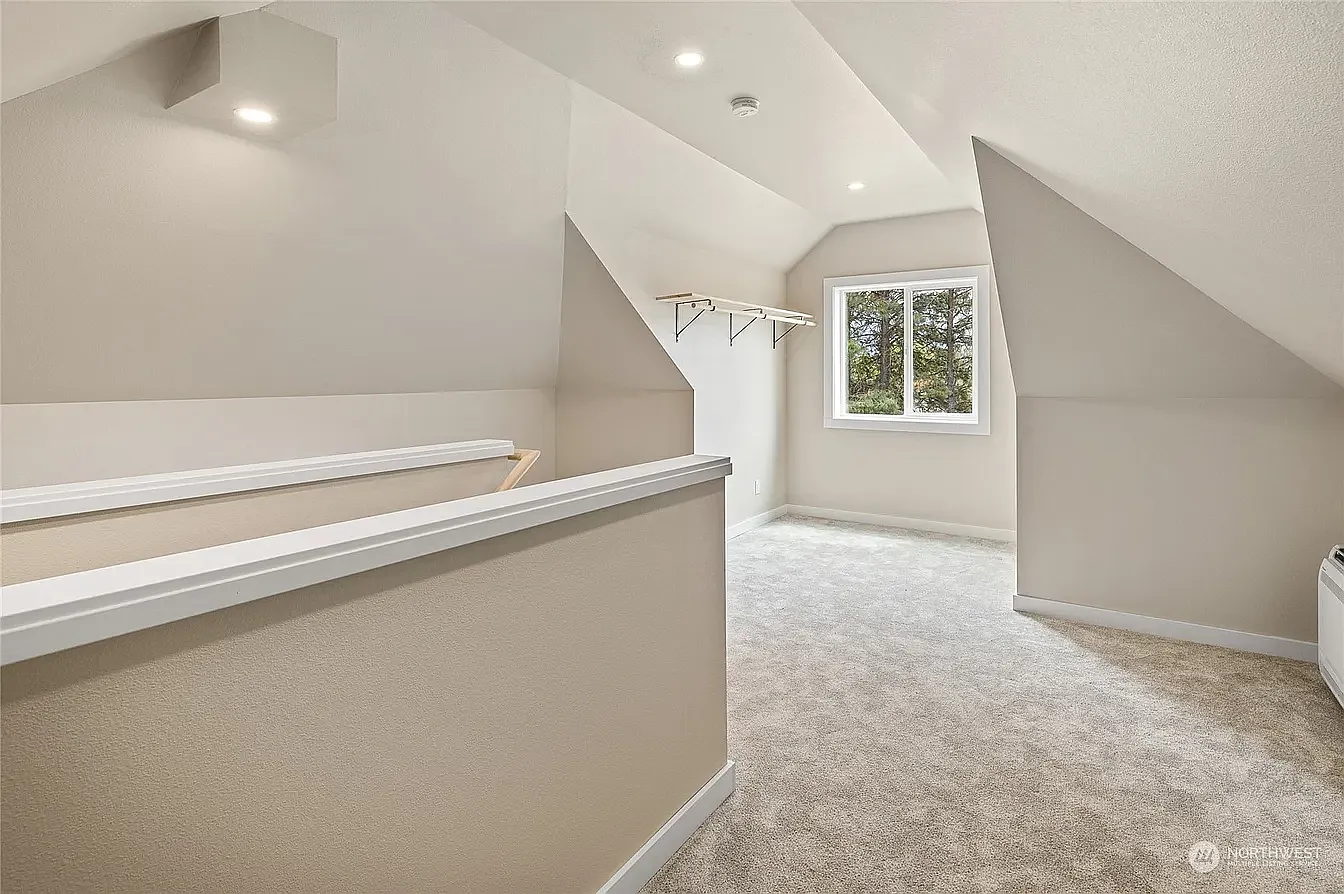 2 bed, 1350 sqft, $2,450 — Photo 4