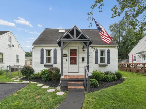 1084 Sugar Grove Rd SE, Lancaster, OH 43130