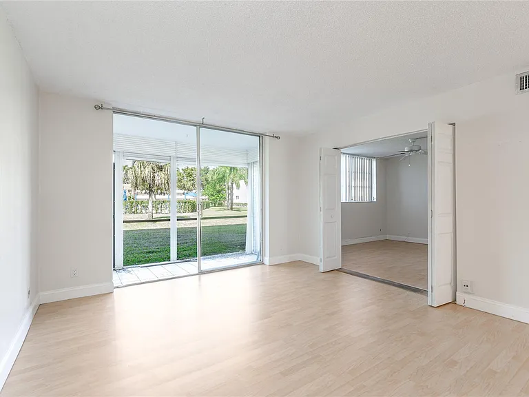 9523 S Hollybrook Lake Dr #107 — Photo 12