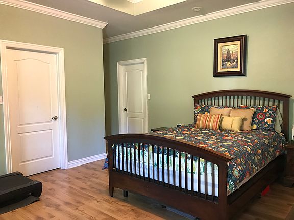 master bedroom w/  2 closets