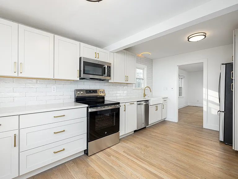 1012 Miner St — Photo 5