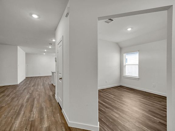 5th image of 647 Delicate Arch Dr