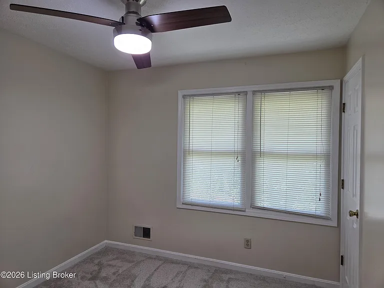 4204 Holly Tree Dr — Photo 16