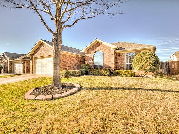 2nd image of 628 Cranbrook Dr