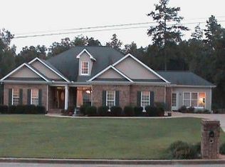 895 Avalon Ln, Anniston, AL 36207