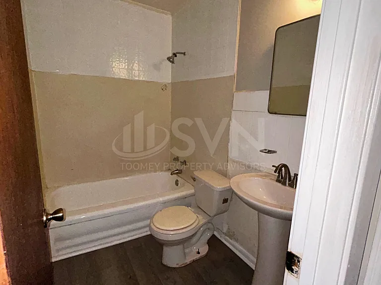 2958 Frederick St — Photo 4