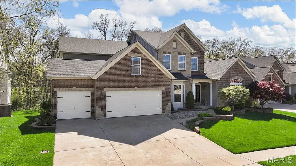 4 bed, 3.5 bath, 3939 sqft, $3,750 — Photo 3